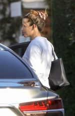 JENNIFER GARNER Out Shopping at Palisades Village in Beverly Hills 12/17/2018