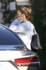 JENNIFER GARNER Out Shopping at Palisades Village in Beverly Hills 12/17/2018