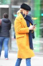 JENNIFER LOPEZ Shopping at Whole Foods in New York 12/15/2018