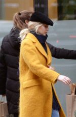 JENNIFER LOPEZ Shopping at Whole Foods in New York 12/15/2018