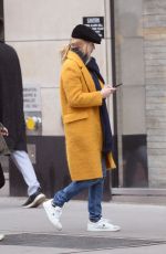 JENNIFER LOPEZ Shopping at Whole Foods in New York 12/15/2018