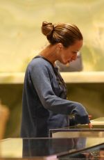 JENNIFER MEYER Shopping on Rodeo Drive in Beverly Hills 12/21/2018