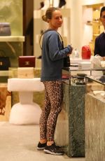 JENNIFER MEYER Shopping on Rodeo Drive in Beverly Hills 12/21/2018