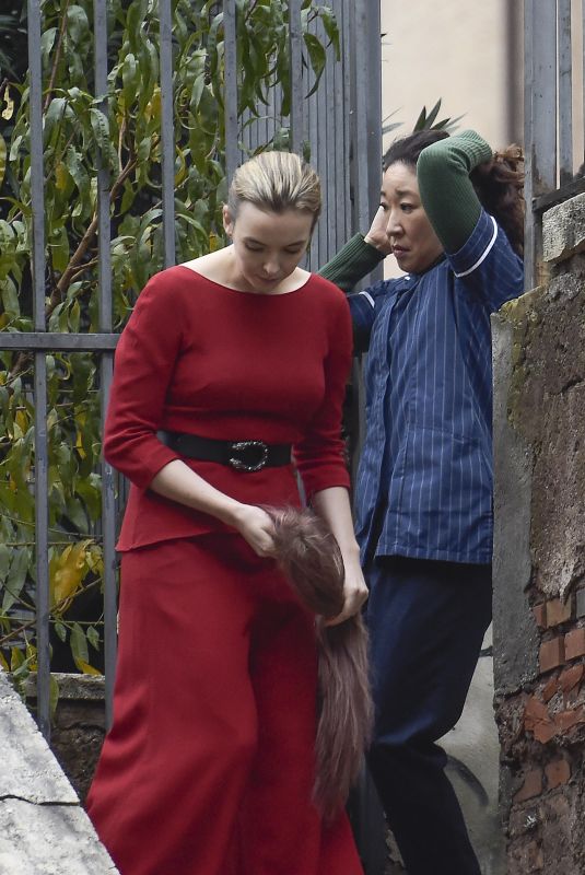 JODIE COMER and SANDRA OH on the Set of Killing Eve, Second Season in Rome 12/04/2018