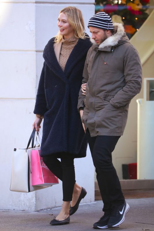 KARLIE KLOSS Out Shopping in New York 12/18/2018