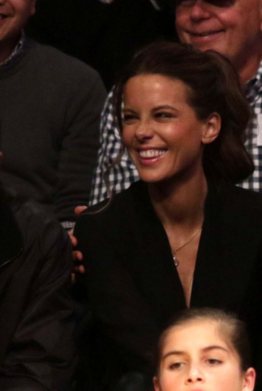 KATE BECKINSALE aat Lakers vs Indiana Pacers Game at Staples Center 11/29/2018
