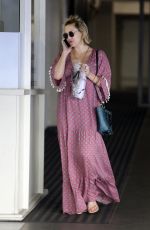 KATE HUDSON Leaves a Dentist in Brentwood 12/04/2018