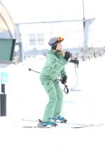 KATE HUDSON Out on Slopes in Aspen 12/30/2018