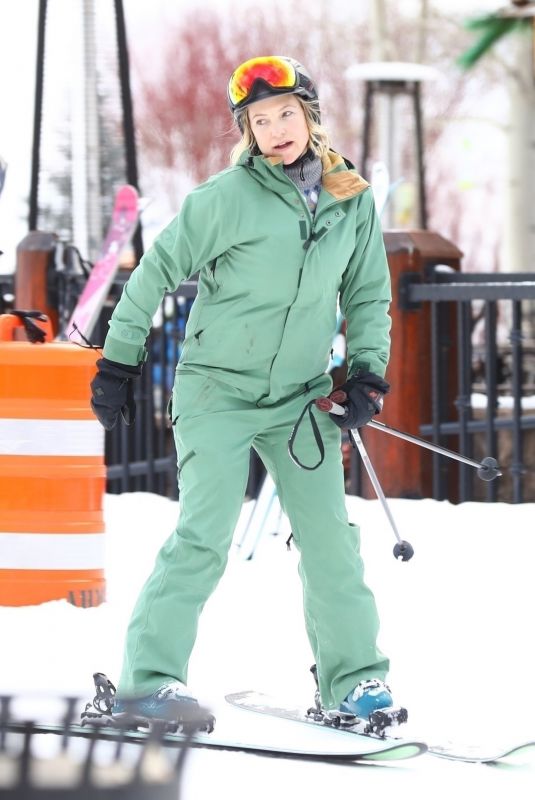 KATE HUDSON Out on Slopes in Aspen 12/30/2018
