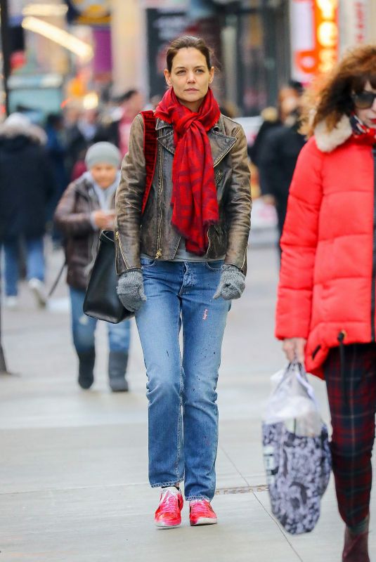 KATIE HOLMES Out and About in New York 12/12/2018