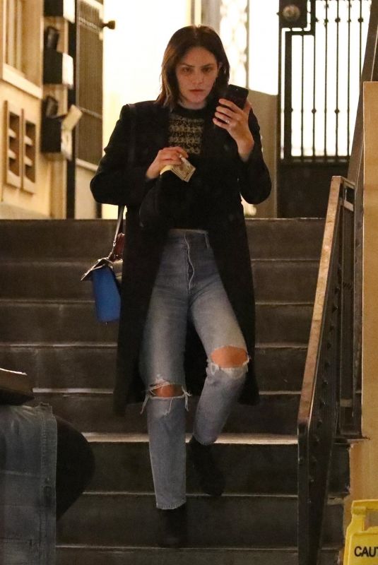 KAYHARINE MCPHEE Shopping at Kate Somerville in Los Angeles 12/05/2018