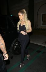 KHLOE KARDASHIAN Night Out in Thousand Oaks 11/23/2018