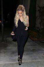 KHLOE KARDASHIAN Night Out in Thousand Oaks 11/23/2018
