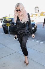 KHLOE KARDASHIAN Out in Los Angeles 12/19/2018