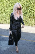 KHLOE KARDASHIAN Out in Los Angeles 12/19/2018