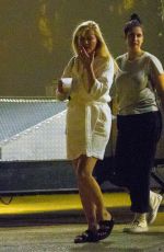 KIRSTEN DUNST on theSet of On Becoming a God in Central Florida in Louisiana 12/04/2018