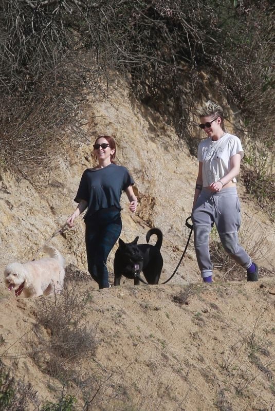 KRISTEN STEWART and SARA DINKIN with Their Dogs Out Hikking in Los Feliz 12/22/2018