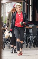 KRISTEN STEWART Out for Lunch in Loa Angeles 12/14/2018