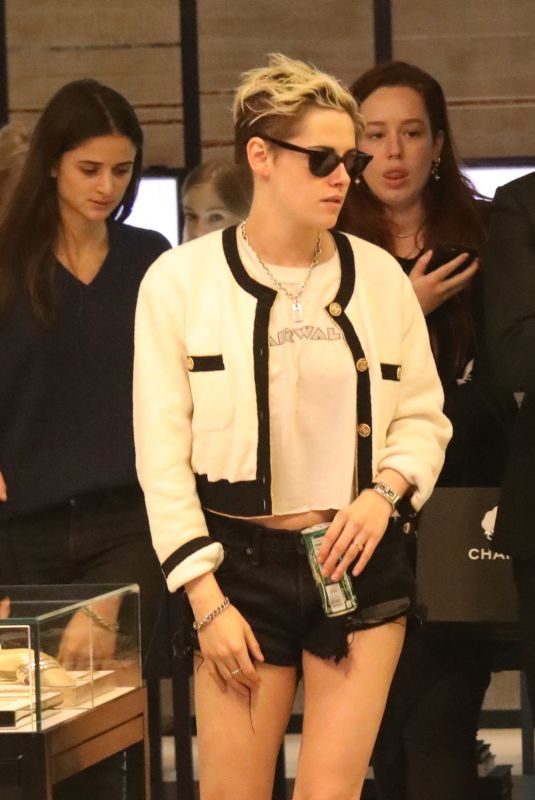 KRISTEN STEWART Shopping at Chanel Store in Beverly Hills 12/20/2018