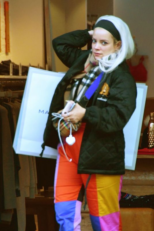 LILY ALLEN Out Shopping in Notting Hill 12/17/2018