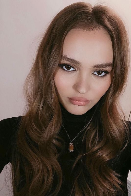 LILY-ROSE DEPP – Instagram Pictures, December 2018
