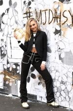 MADDIE ZIEGLER at Daisy Marc Jacobs Popup Newsstand in New York 12/05/2018