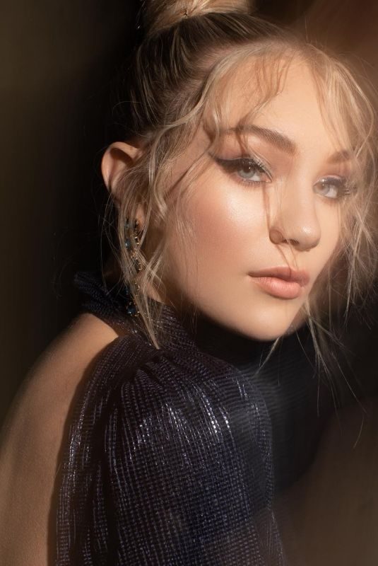 MADDIE ZIEGLER – Instagram Pictures 12/28/2018