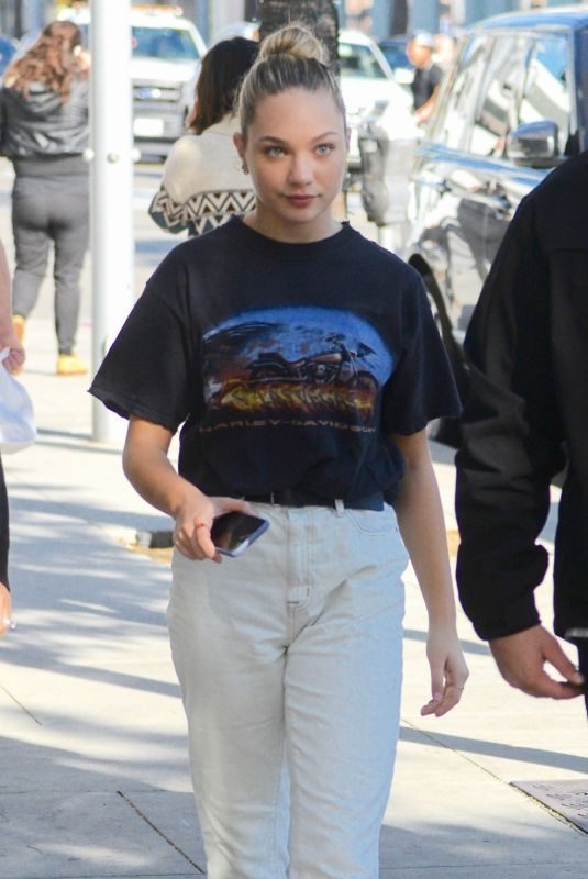 MADDIE ZIEGLER Out Shopping in Los Angeles 12/17/2018