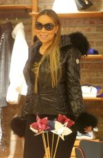 MARIAH CAREY Shopping  at Louis Vuitton Store in Aspen 12/23/2018