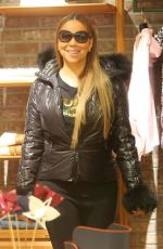 MARIAH CAREY Shopping  at Louis Vuitton Store in Aspen 12/23/2018