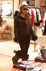 MARIAH CAREY Shopping  at Louis Vuitton Store in Aspen 12/23/2018