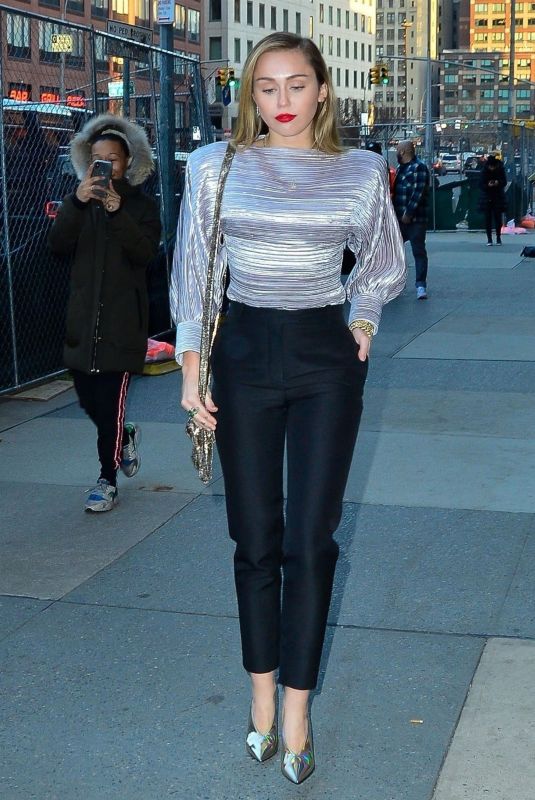 MILEY CYRUS Arrives at Z100 Radio Station in New York 12/10/2018