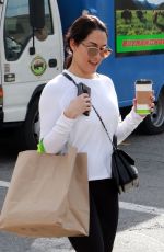 NIKKI BELLA Shopping at Farmer