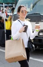 NIKKI BELLA Shopping at Farmer