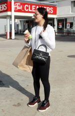 NIKKI BELLA Shopping at Farmer