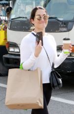 NIKKI BELLA Shopping at Farmer