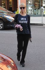 PARIS HILTON Out for Lunch in Beverly Hills 11/30/2018