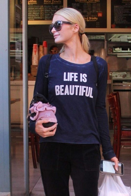 PARIS HILTON Out for Lunch in Beverly Hills 11/30/2018