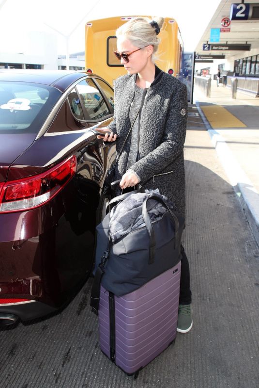 POM KLEMENTIEFF at LAX Airport in Los Angeles 12/11/2018