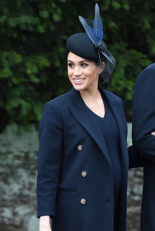 Pregnant MEGHAN MARKLE at Christmas Day Church Service in King
