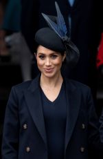Pregnant MEGHAN MARKLE at Christmas Day Church Service in King
