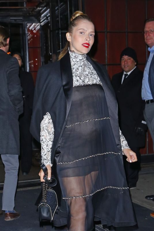 Pregnant TERESA PALMER Heading to Chanel Metiers D’Art Show Pre-fall 2019 in New York 12/04/2018