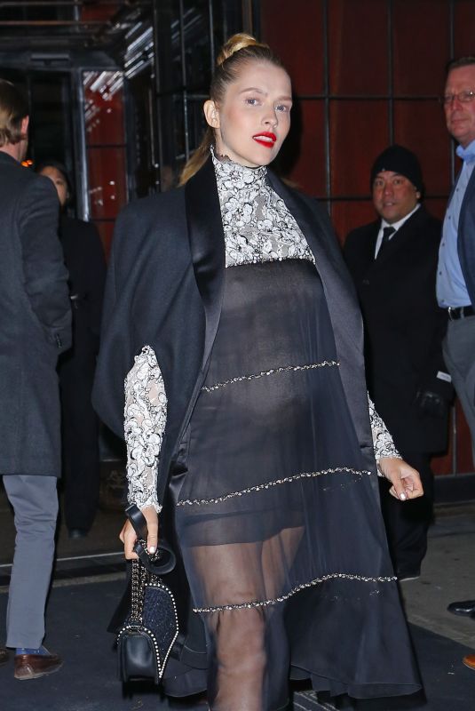 Pregnant TERESA PALMER Heading to Chanel Metiers D