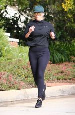 REESE WITHERSPOON Out Jogging in Santa Monica 12/09/2018
