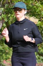 REESE WITHERSPOON Out Jogging in Santa Monica 12/09/2018