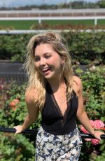 SAMMI HANRATTY - Instagram Pictures December 2018
