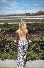 SAMMI HANRATTY - Instagram Pictures December 2018