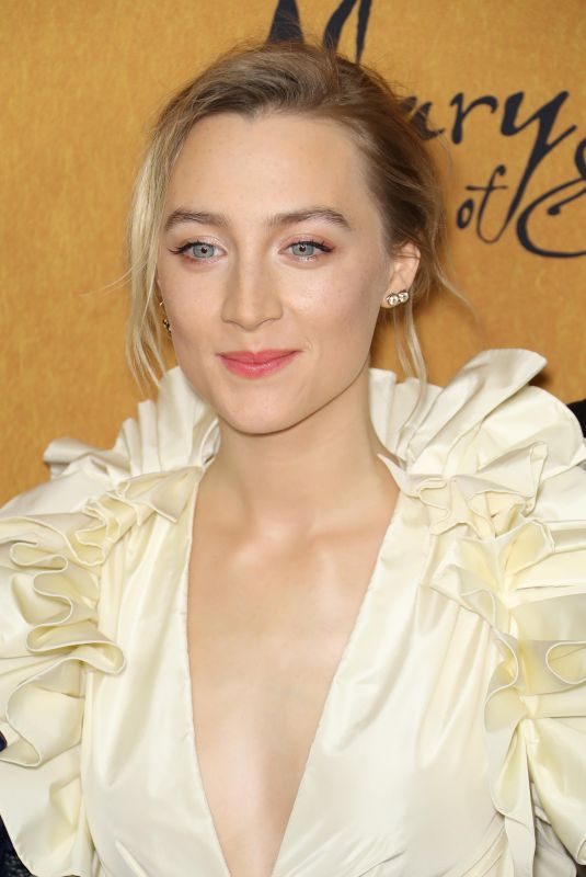 SAOIRSE RONAN at Mary Queen of Scots Premiere in New York 12/04/2018