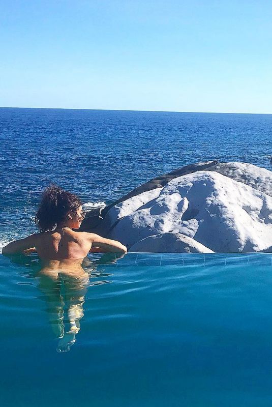 SARAH HYLAND in Bikini at a Pool in Virgin Islands 12/01/2018 Instagram Picture