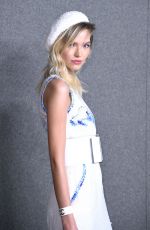 SASHA LUSS at Chanel Metiers D
